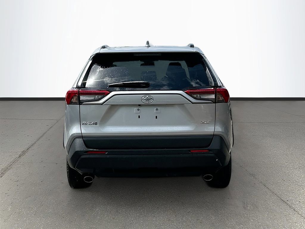 Used 2019 Toyota RAV4 XLE FWD image 6