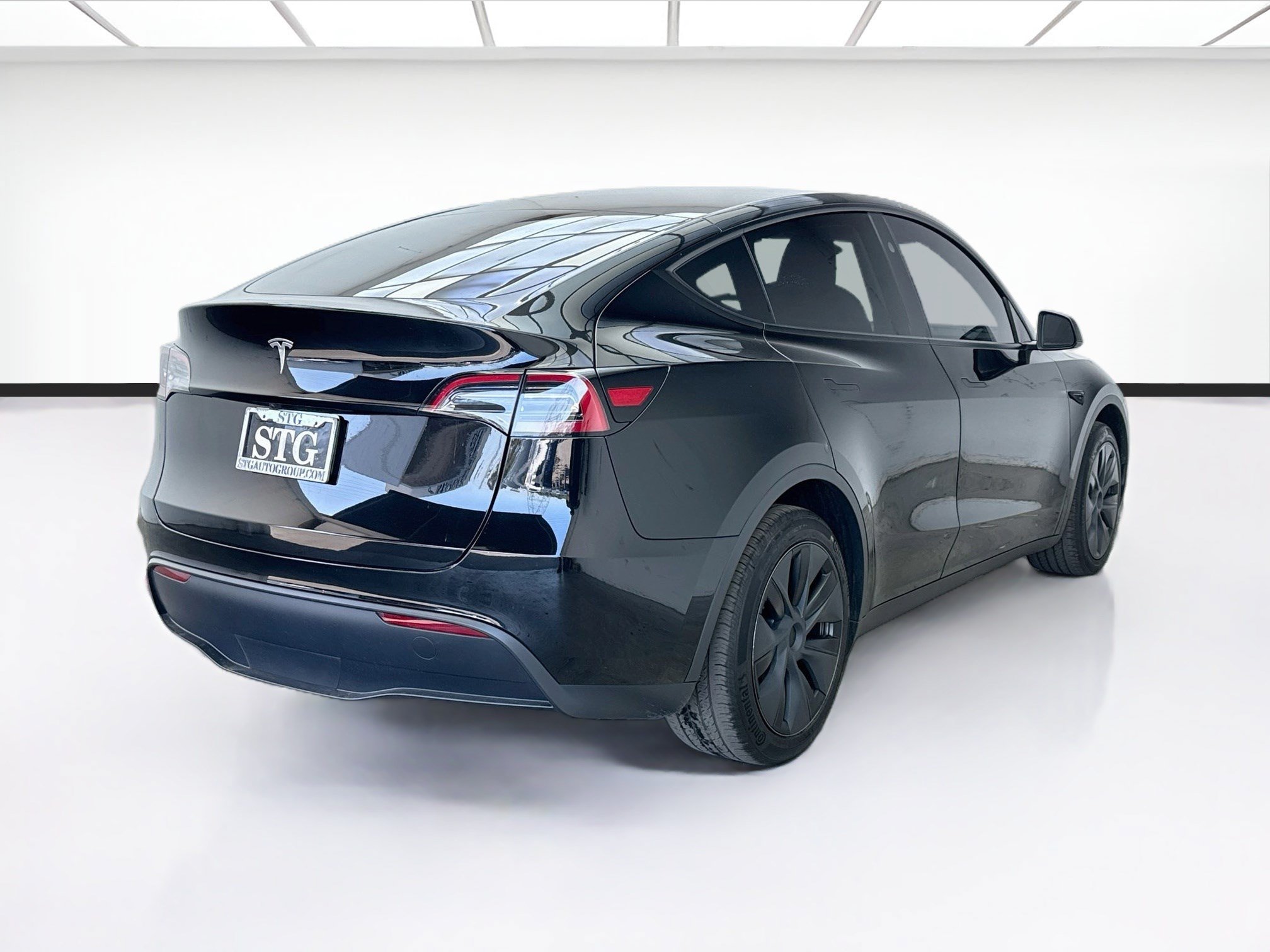 Used 2024 Tesla Model Y Long Range RWD image 4