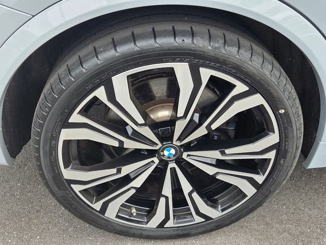 Certified 2024 BMW X7 M60i w/ M Sport Professional Package AWD/4WD image 9