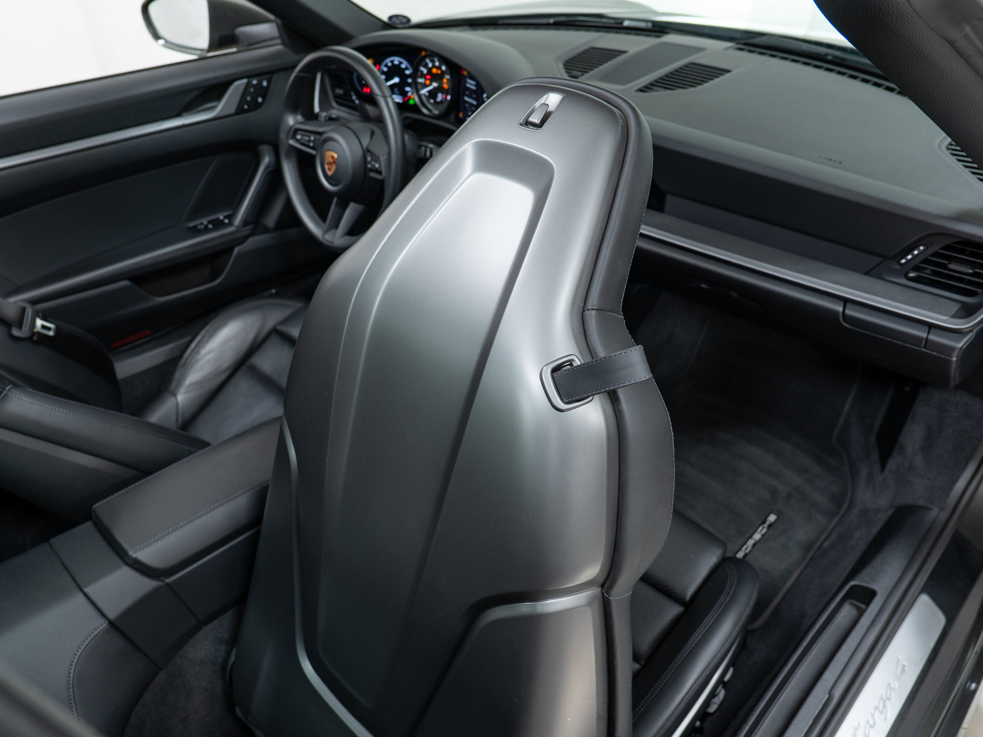 Certified 2022 Porsche 911 Targa 4 image 29