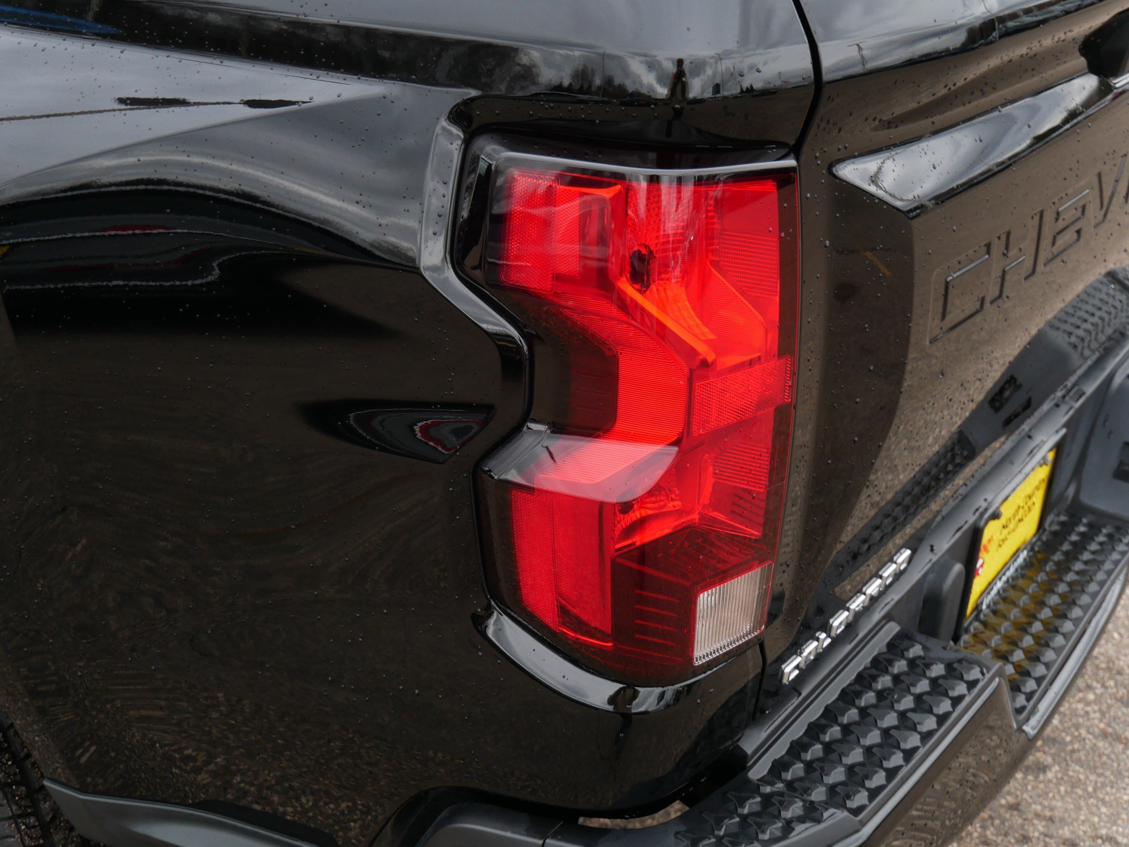 Used 2024 Chevrolet Colorado W/T image 17