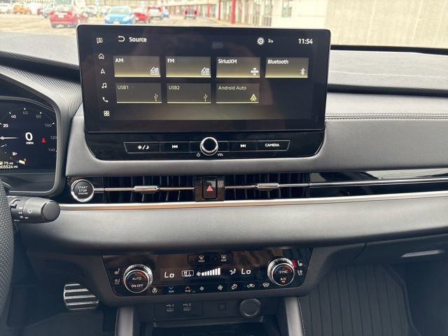 Used 2025 Mitsubishi Outlander SEL image 14