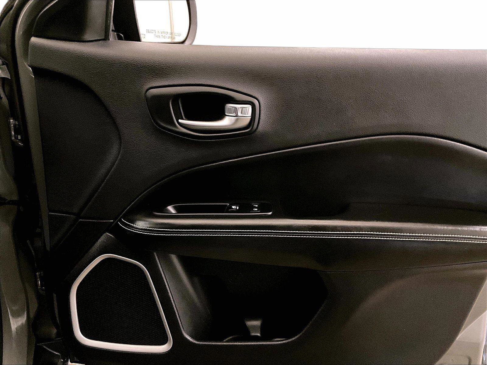 Used 2021 Jeep Compass Sport image 23