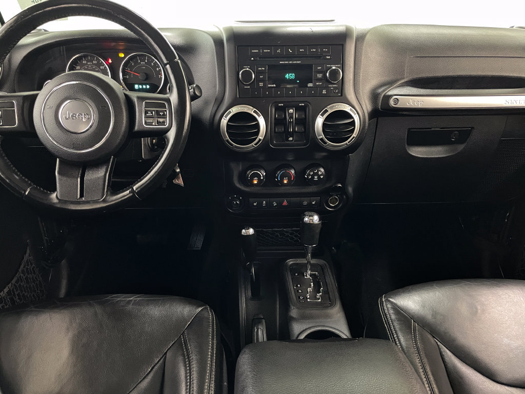 Used 2016 Jeep Wrangler Unlimited Sahara AWD/4WD image 2