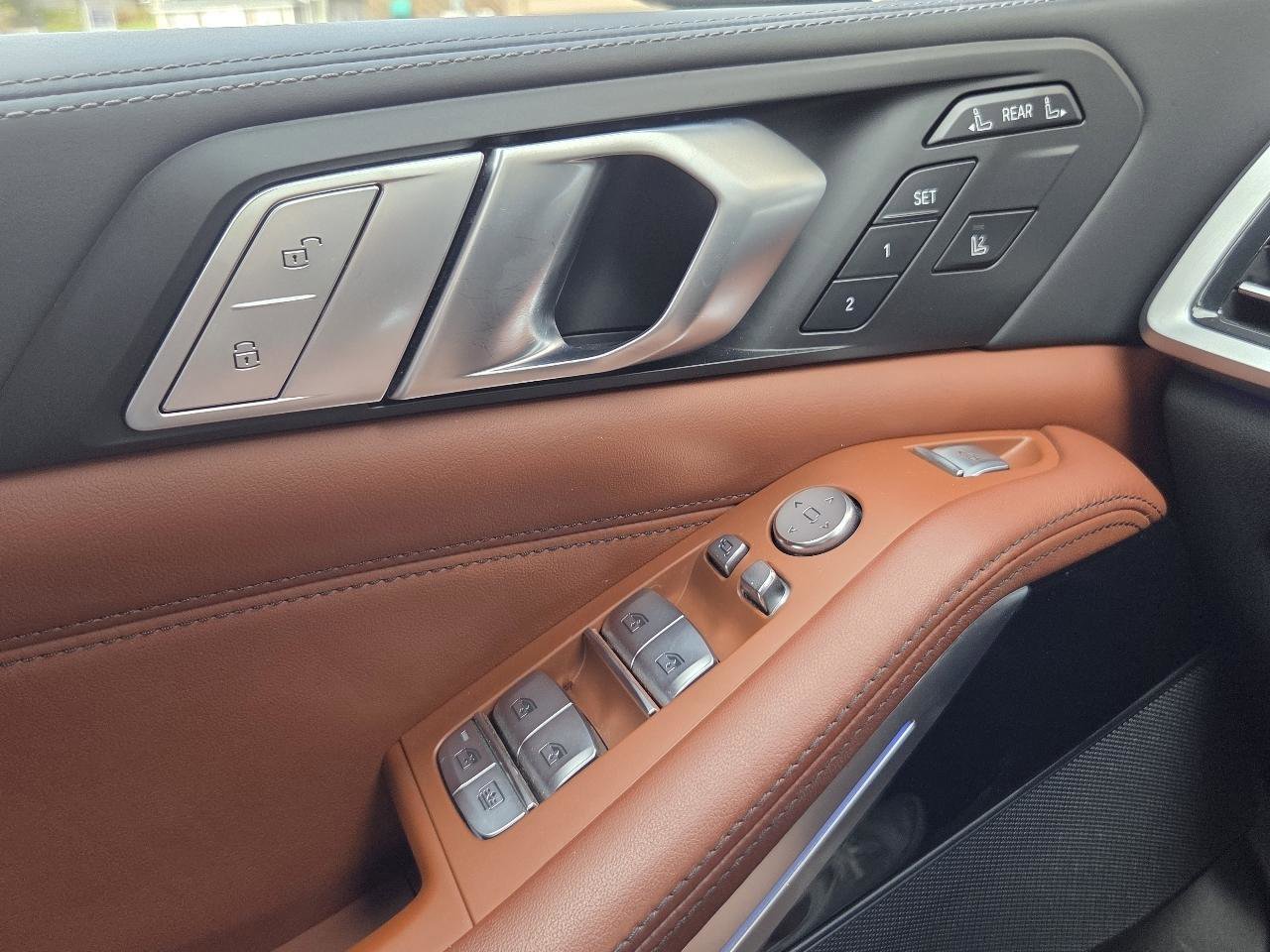 Used 2021 BMW X7 xDrive40i w/ Executive Package 2 image 33