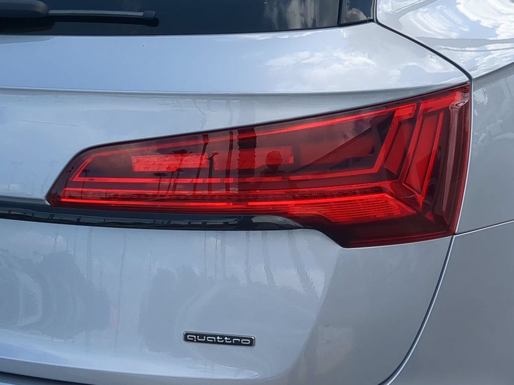 Used 2023 Audi Q5 e Prestige w/ Prestige Package AWD/4WD image 9
