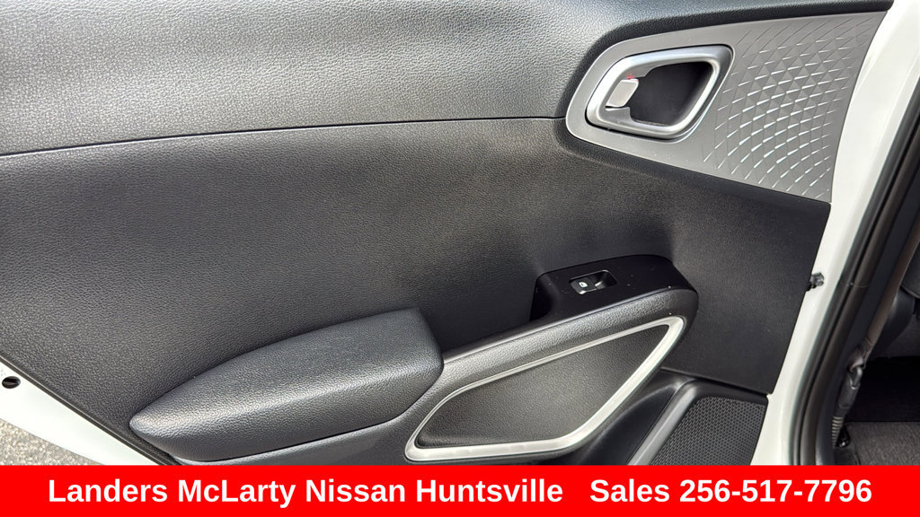 Used 2025 Kia Soul LX FWD image 24
