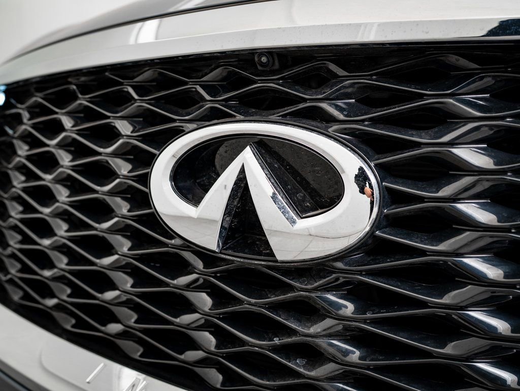 Used 2025 INFINITI QX60 Sensory image 3