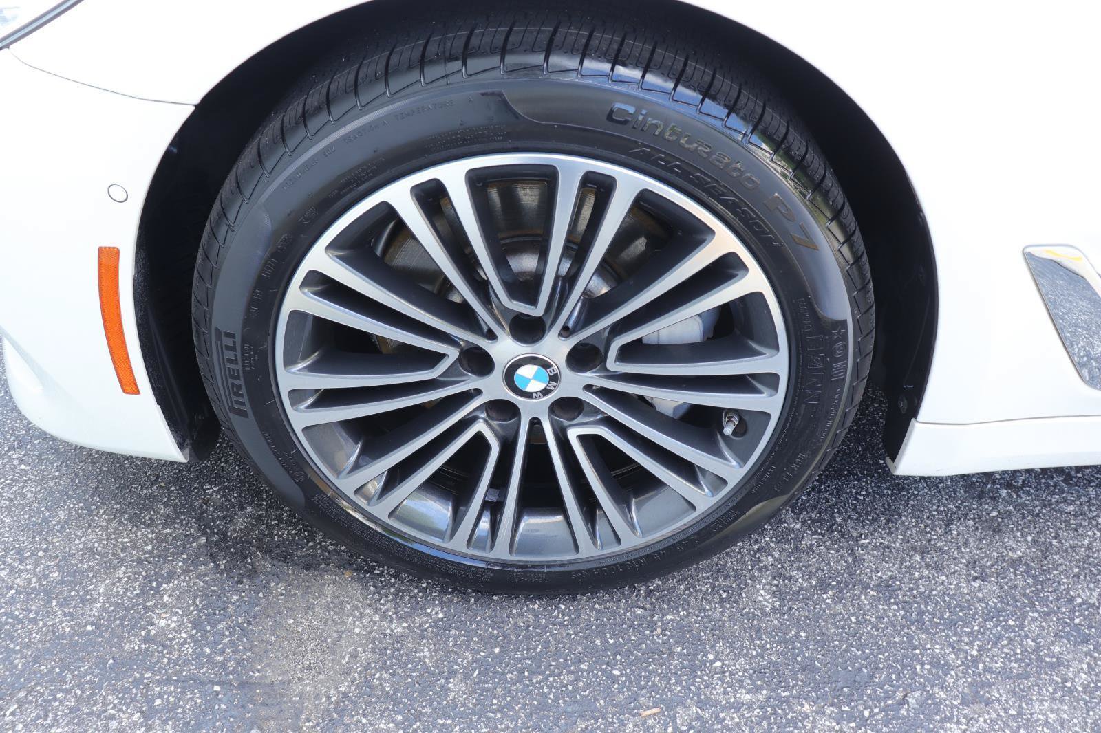 Used 2020 BMW 530i w/ Premium Package RWD image 38