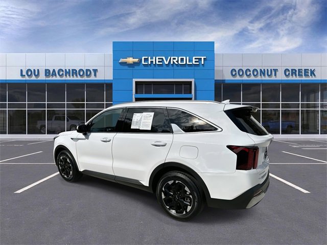Used 2024 Kia Sorento S image 6