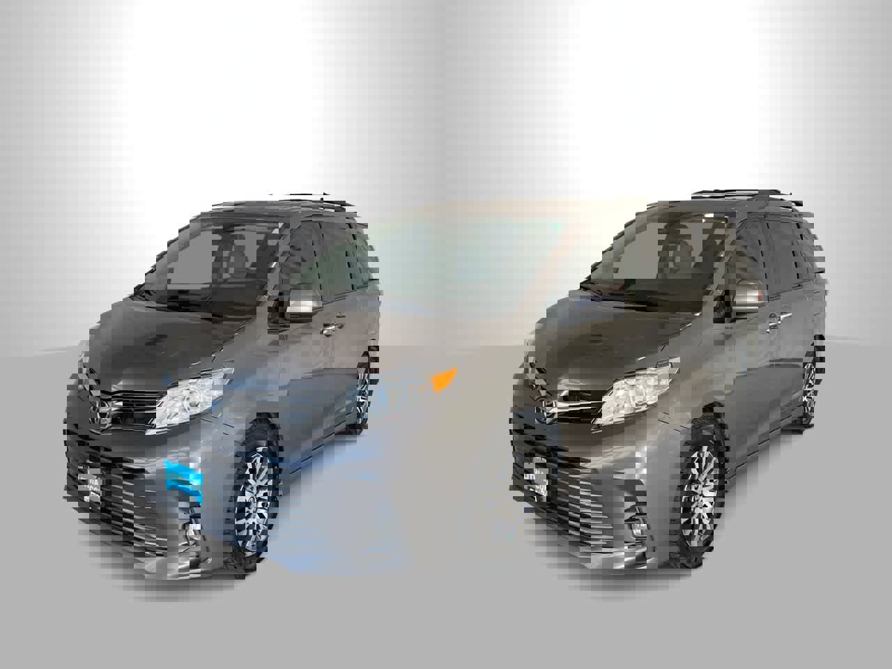 Used 2018 Toyota Sienna XLE w/ XLE Navigation Package image 1