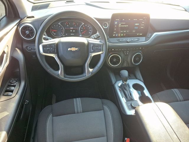 Used 2024 Chevrolet Blazer LT w/ Convenience Package FWD image 2