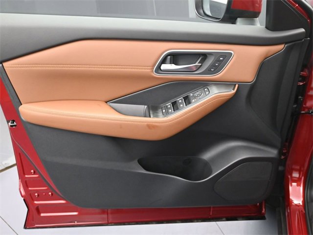 New 2026 Nissan Rogue Platinum image 16