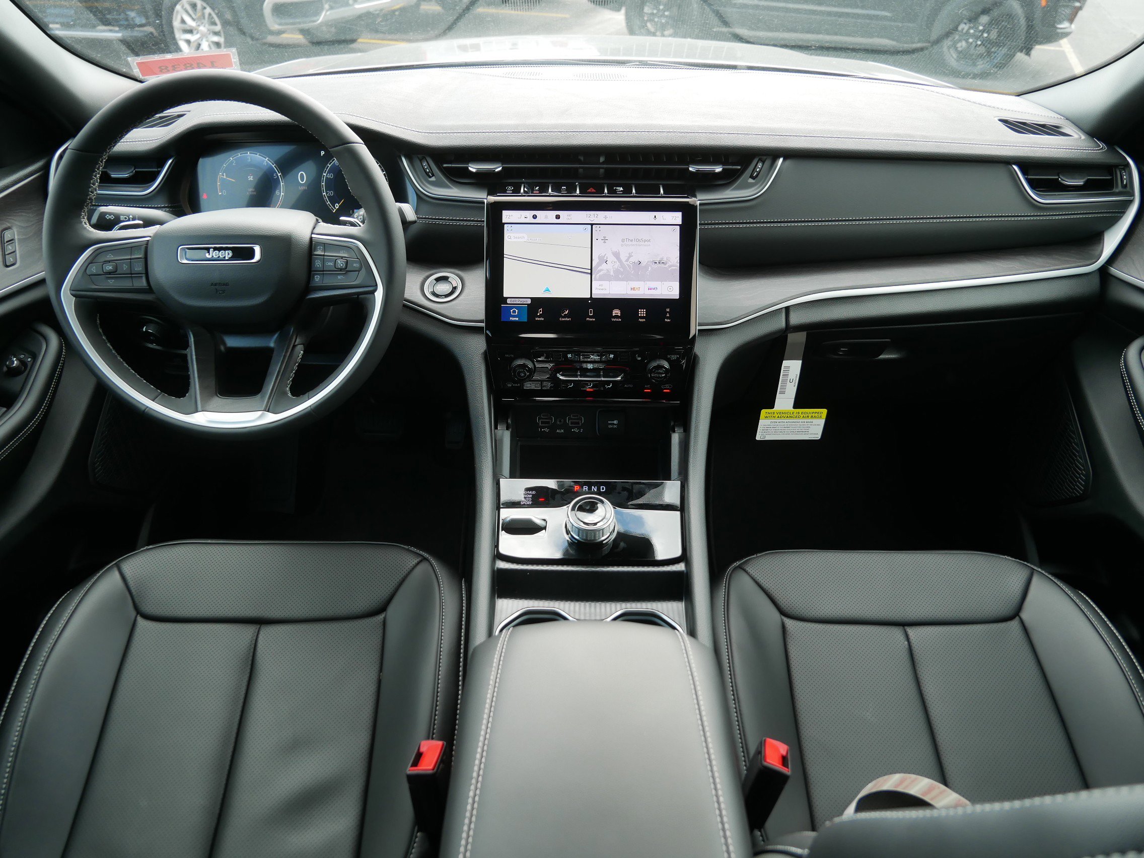 New 2025 Jeep Grand Cherokee Limited w/ Luxury Tech Group II image 9