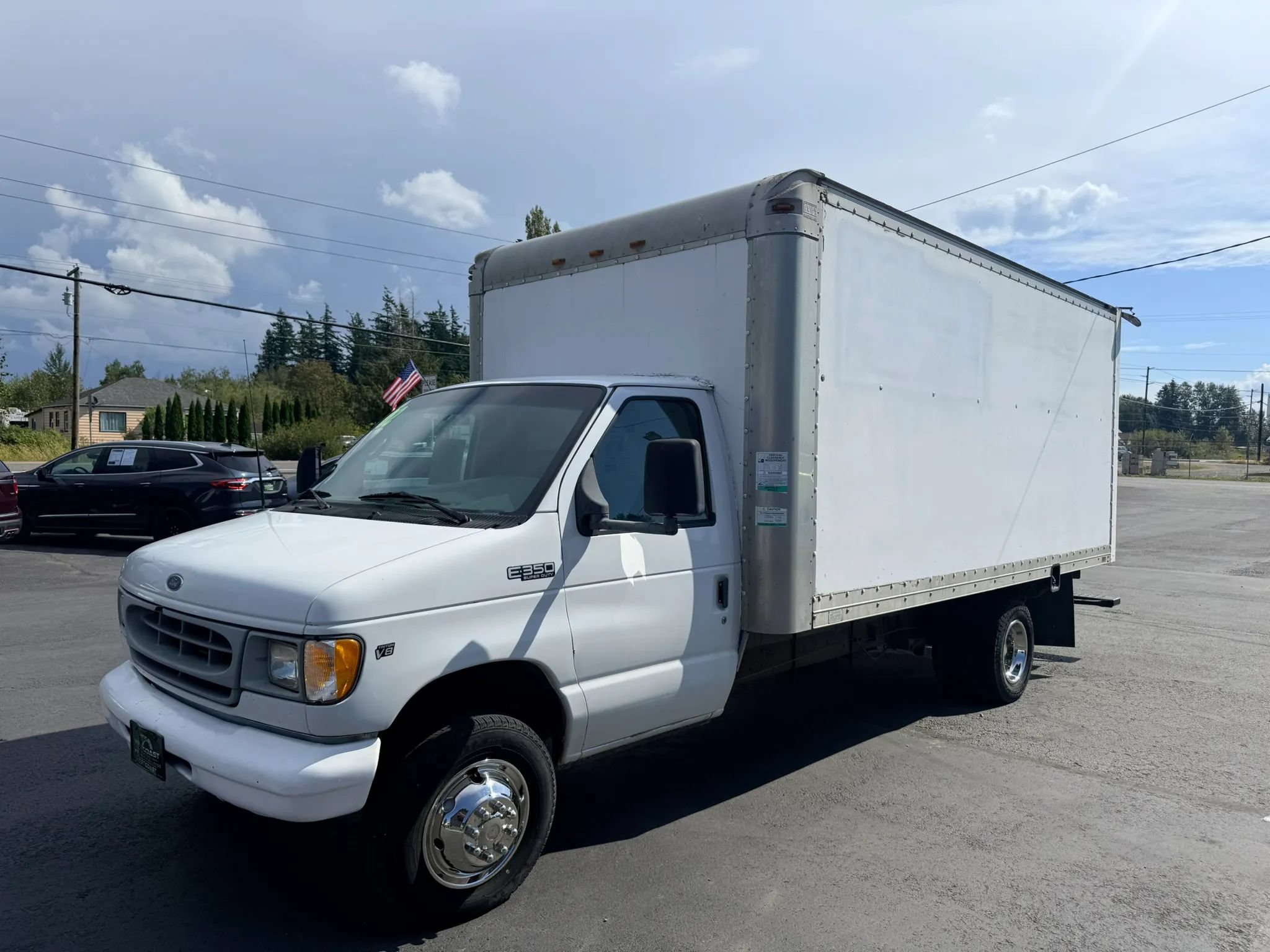 Used 2002 Ford E-350 and Econoline 350 Super Duty RWD image 3