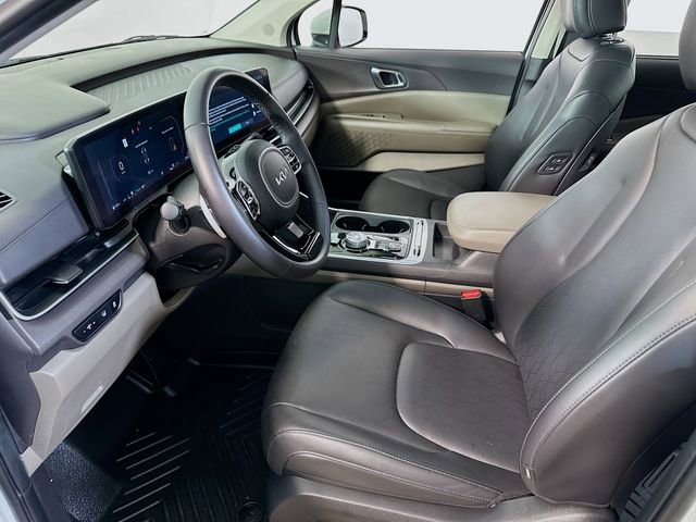 Used 2025 Kia Carnival SX FWD image 10