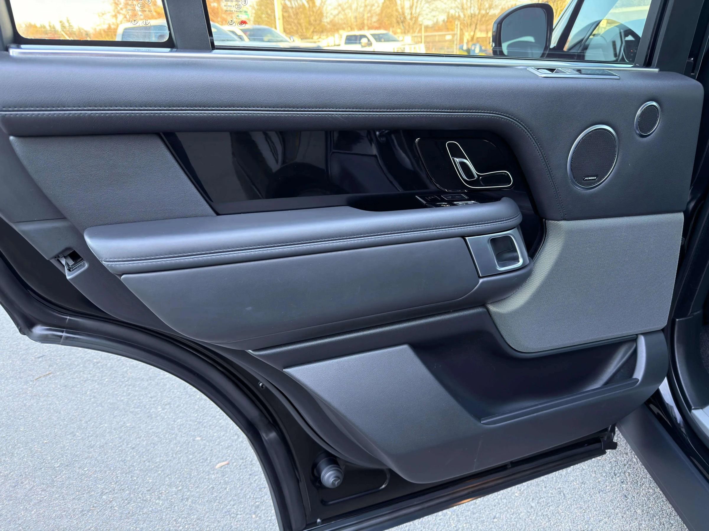 Used 2021 Land Rover Range Rover P525 Westminster Edition LWB image 14