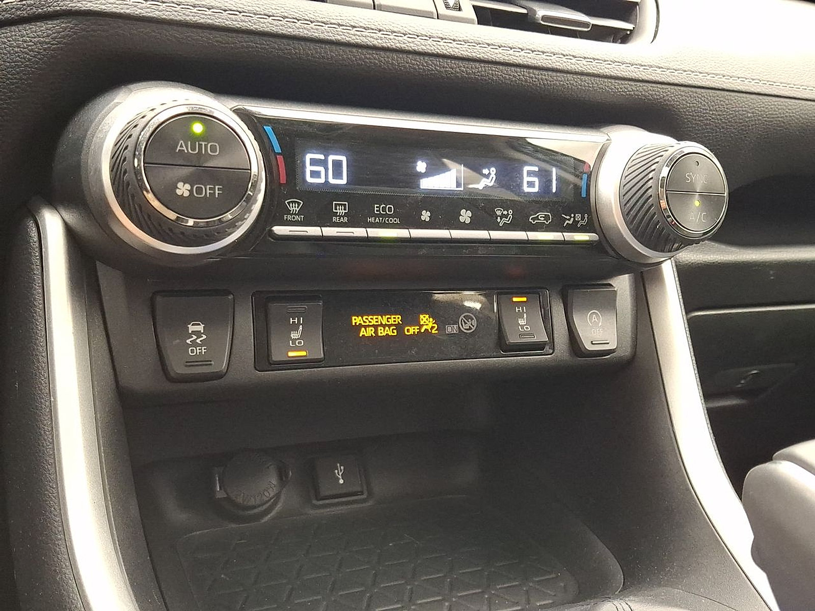 Certified 2022 Toyota RAV4 XLE Premium AWD/4WD image 23