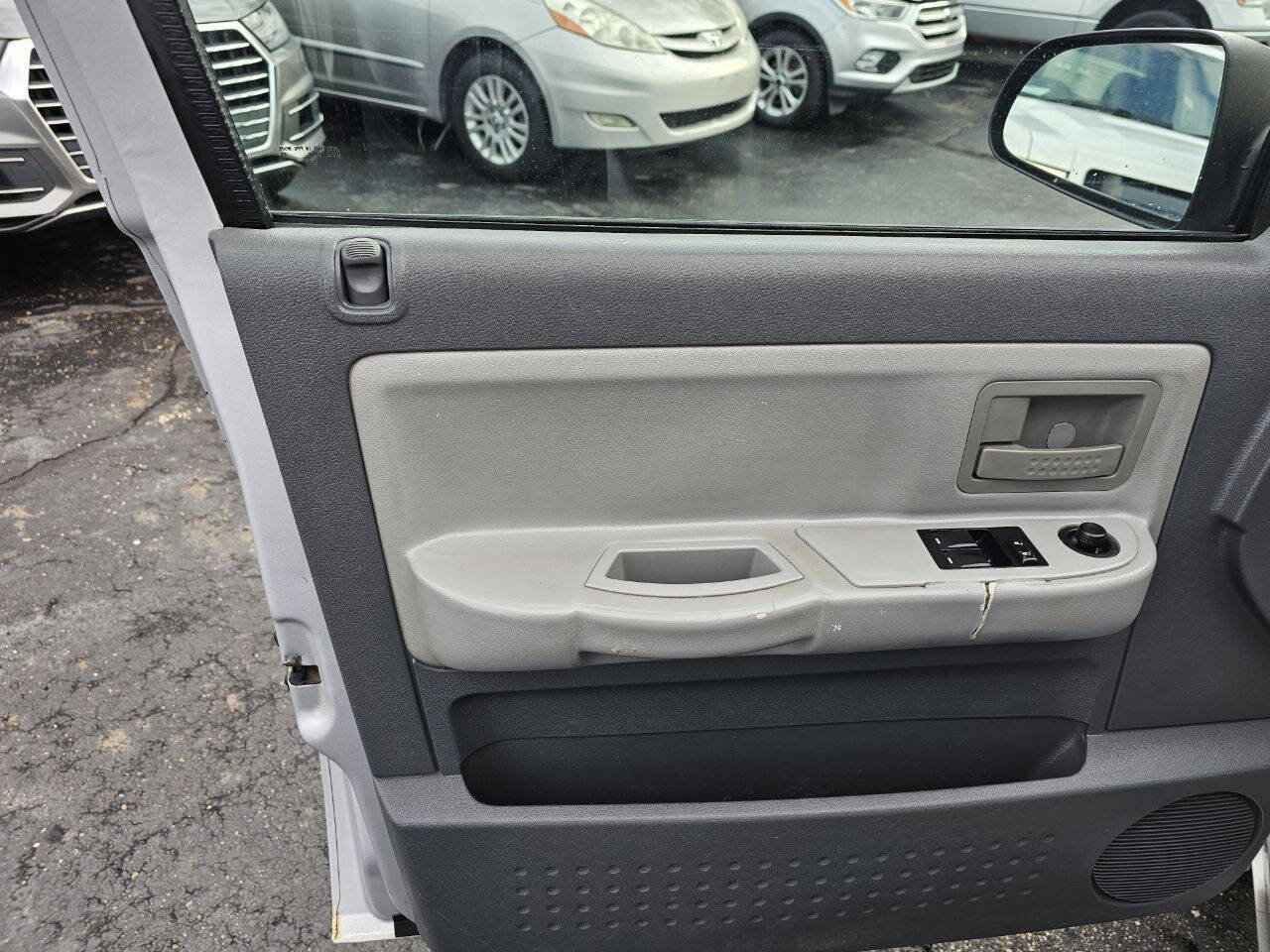 Used 2007 Dodge Dakota SLT image 15