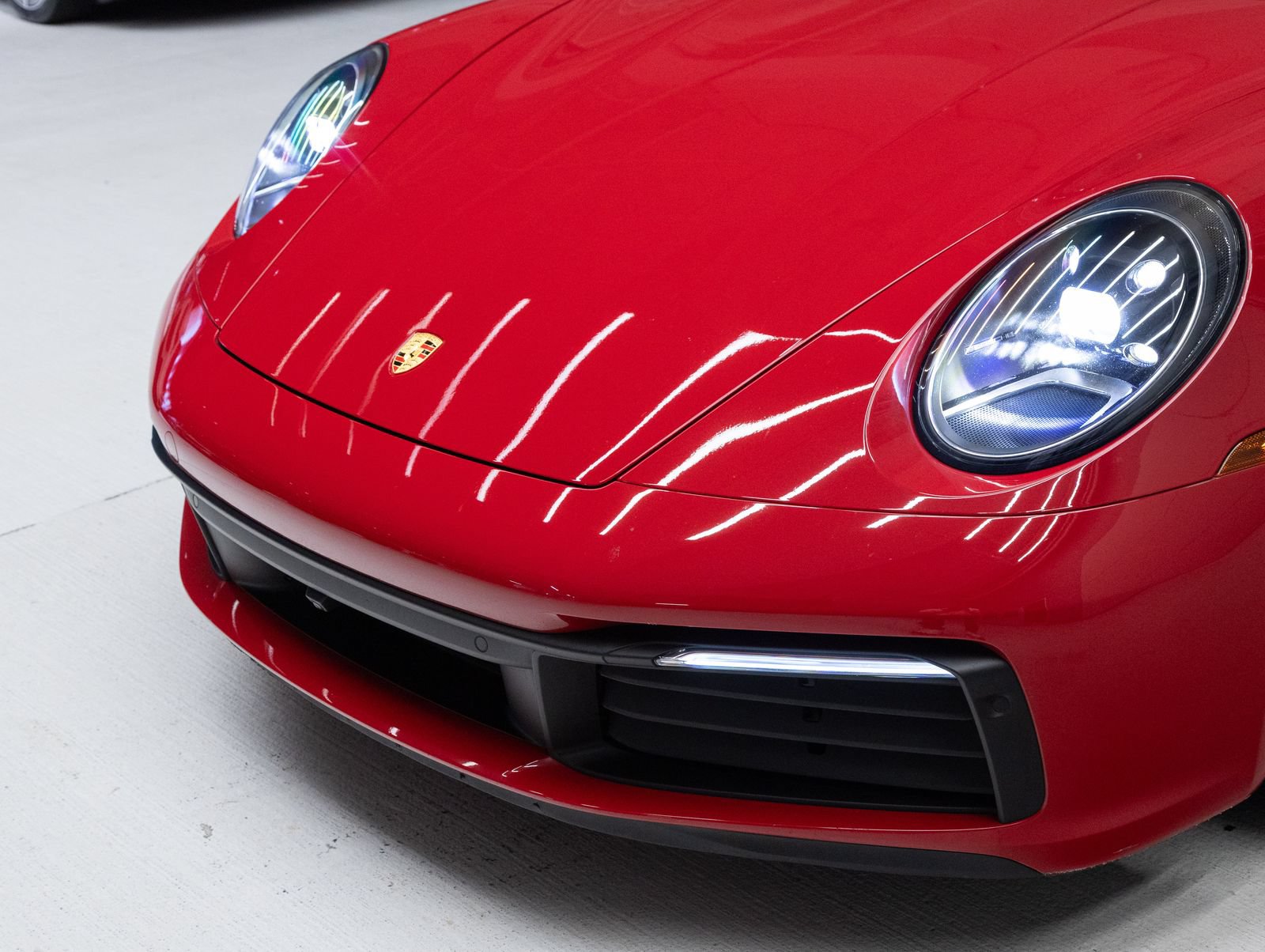 Certified 2022 Porsche 911 Carrera RWD image 34