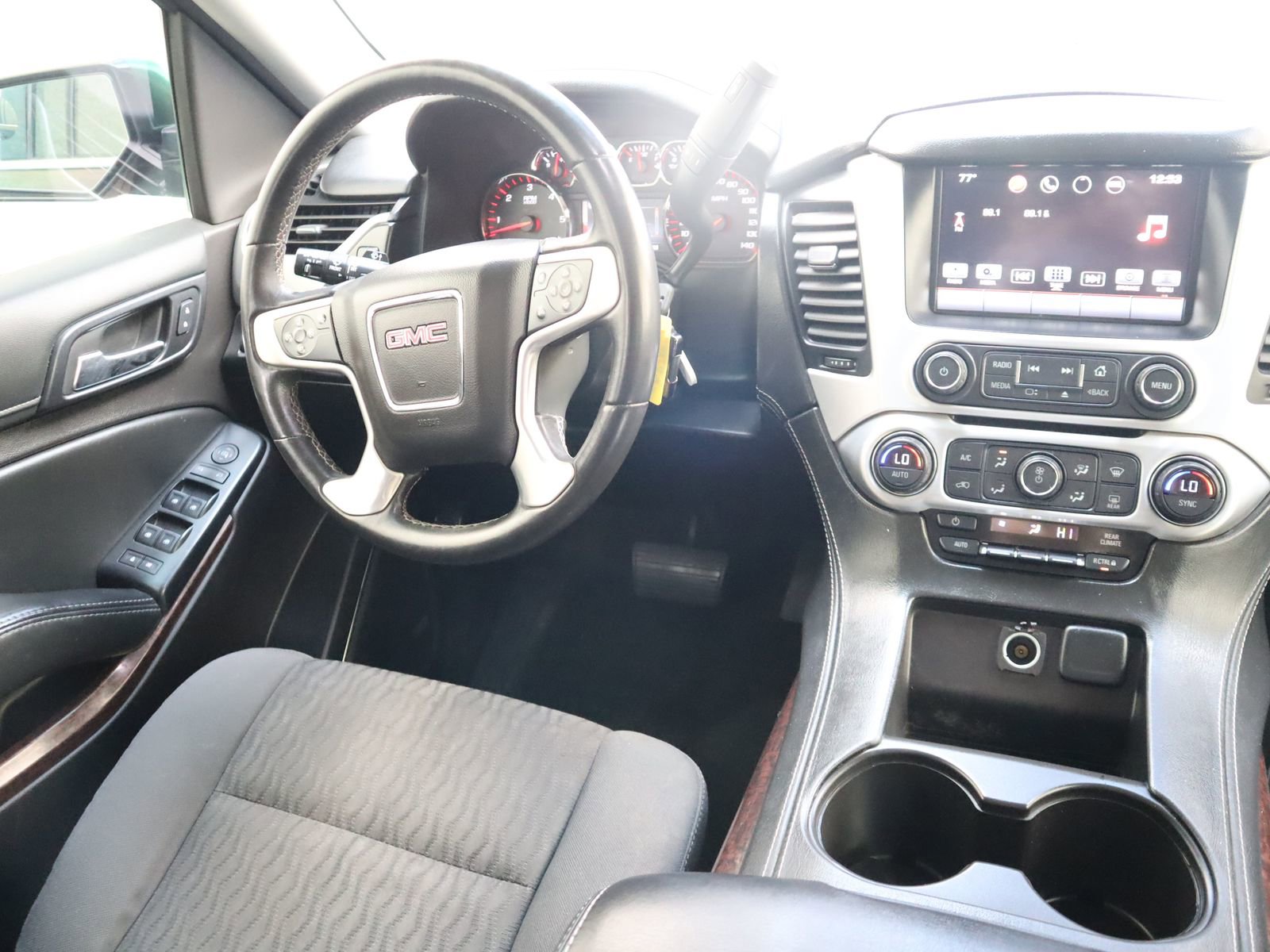 Used 2016 GMC Yukon XL SLE w/ HD Trailering Package image 26