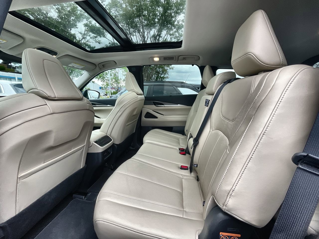 Used 2023 INFINITI QX60 Luxe w/ Cargo Package FWD image 25