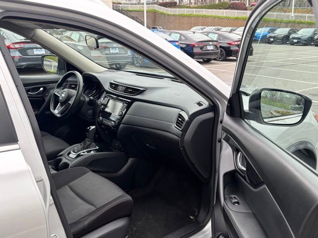 Used 2018 Nissan Rogue SV image 27