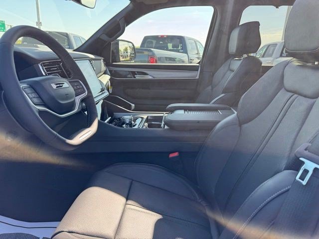 New 2026 Jeep Grand Wagoneer L Limited AWD/4WD image 9