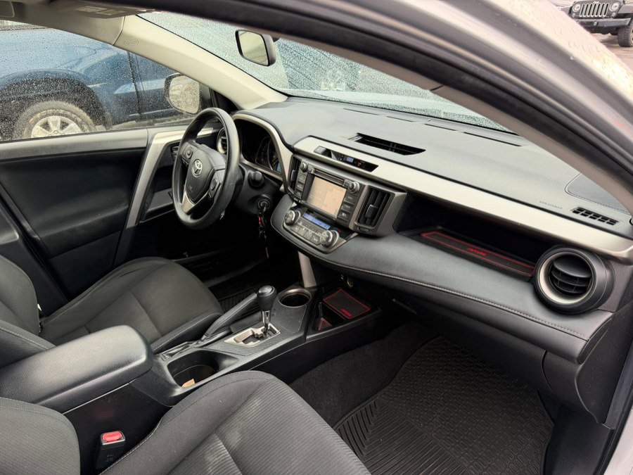 Used 2015 Toyota RAV4 XLE image 9