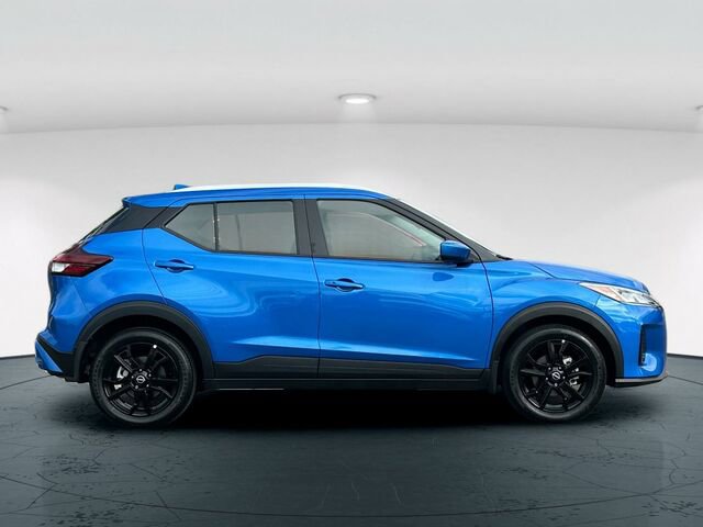 Used 2024 Nissan Kicks SV FWD image 7