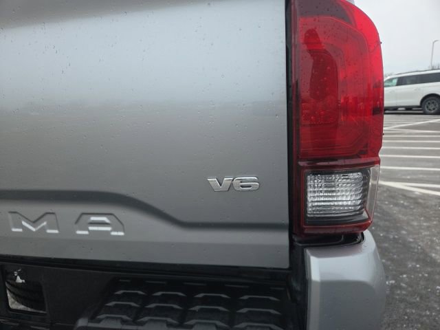 Used 2022 Toyota Tacoma SR image 12