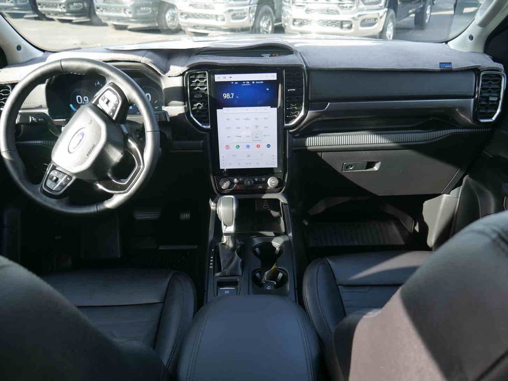Used 2025 Ford Ranger Lariat w/ FX4 Off-Road Package image 5