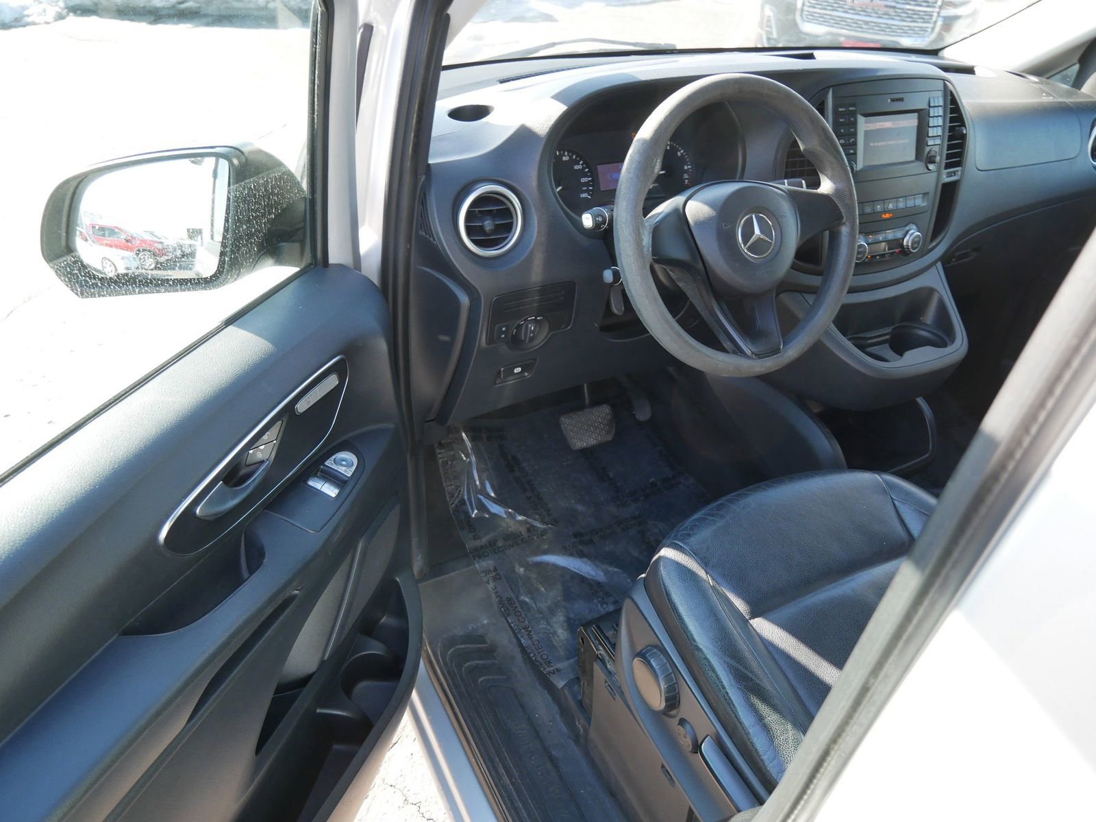 Used 2016 Mercedes-Benz Metris Passenger image 10