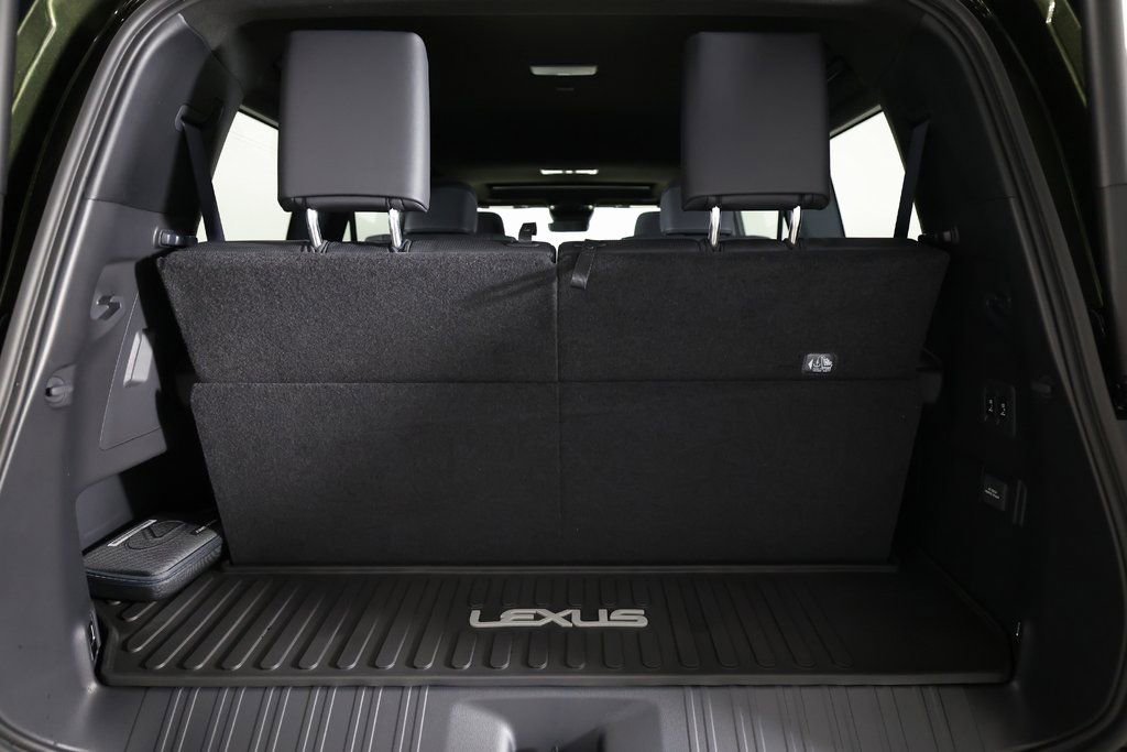 Used 2026 Lexus GX 550 w/ Accessory Package (2T) AWD/4WD image 13