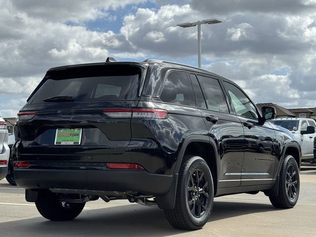 New 2025 Jeep Grand Cherokee Altitude w/ MOPAR Finishing Package image 4