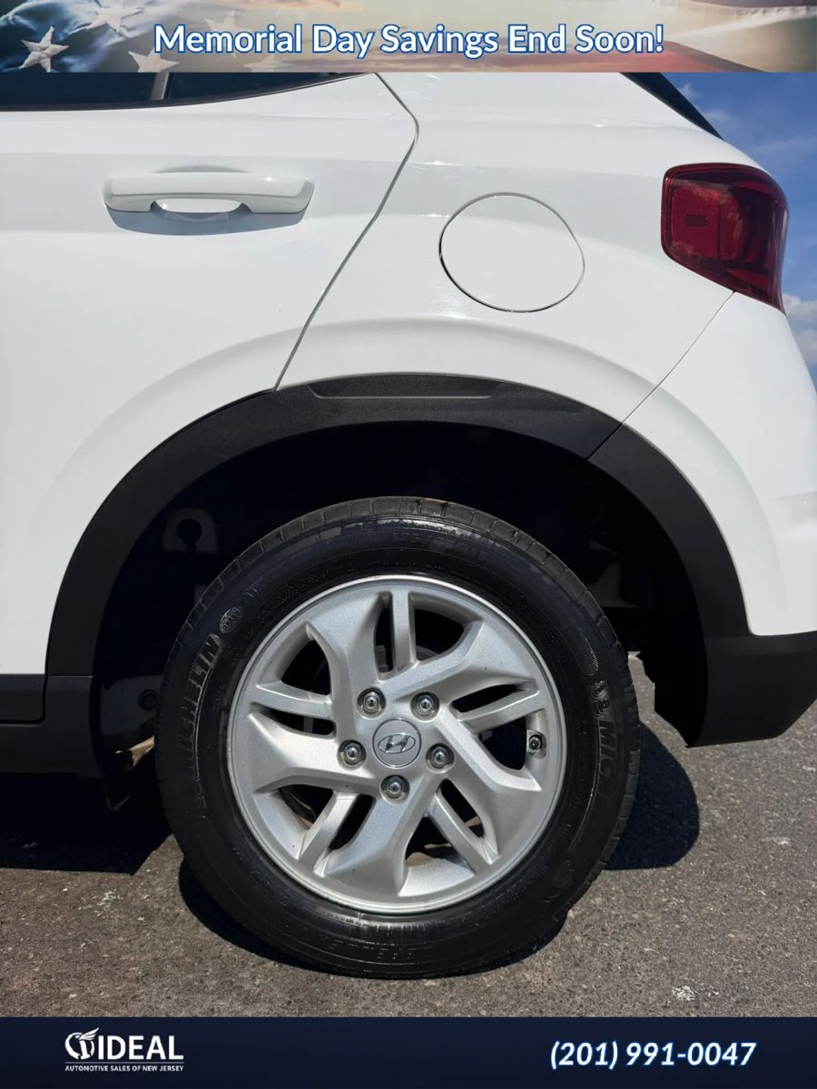 Used 2024 Hyundai Venue SE FWD image 22