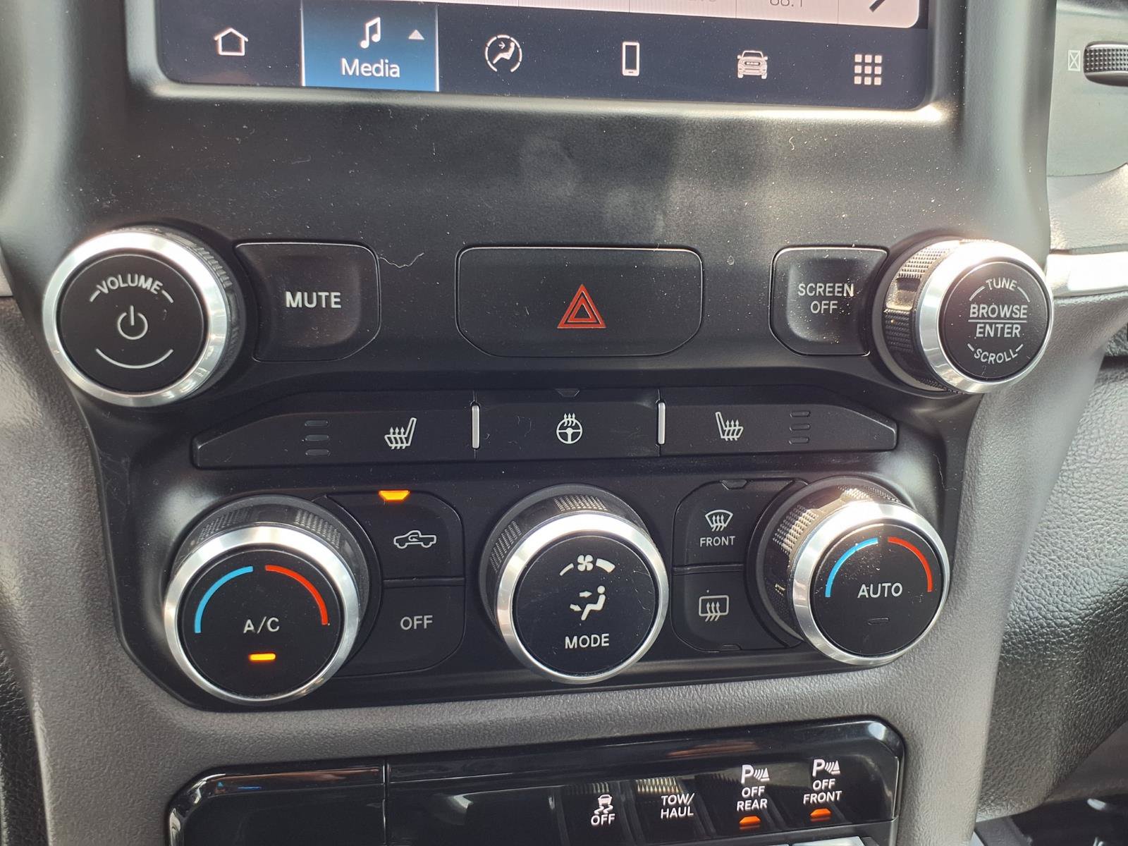 Used 2022 RAM 1500 Big Horn AWD/4WD image 9