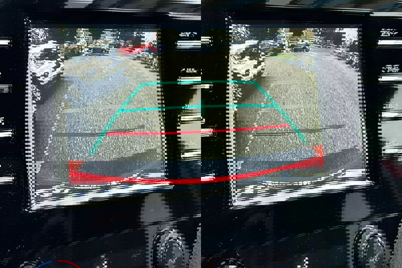 Used 2019 Toyota Camry SE image 19