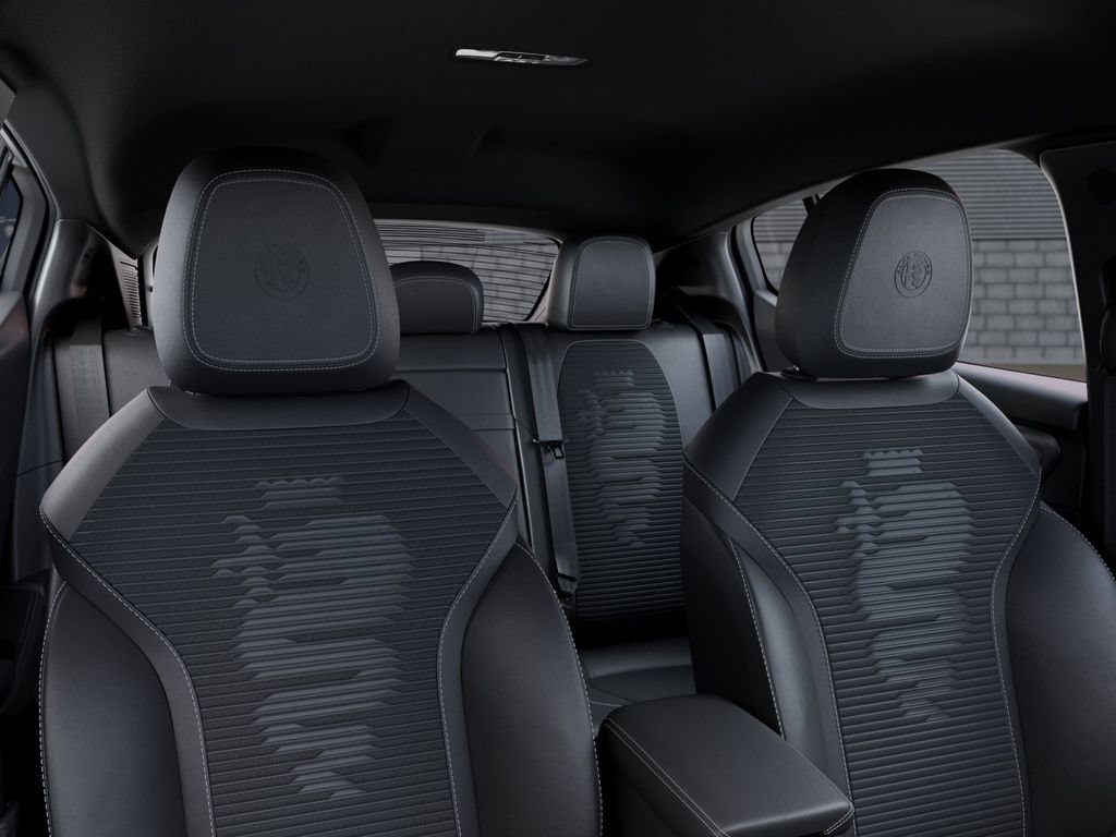 New 2025 Alfa Romeo Tonale AWD/4WD image 26