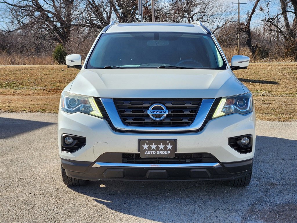Used 2018 Nissan Pathfinder Platinum image 2