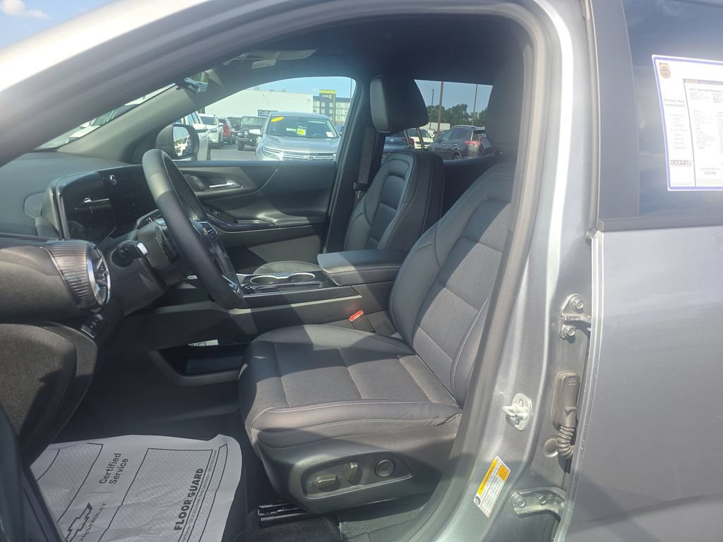 Used 2025 Chevrolet Equinox LT w/ Convenience Package II AWD/4WD image 19