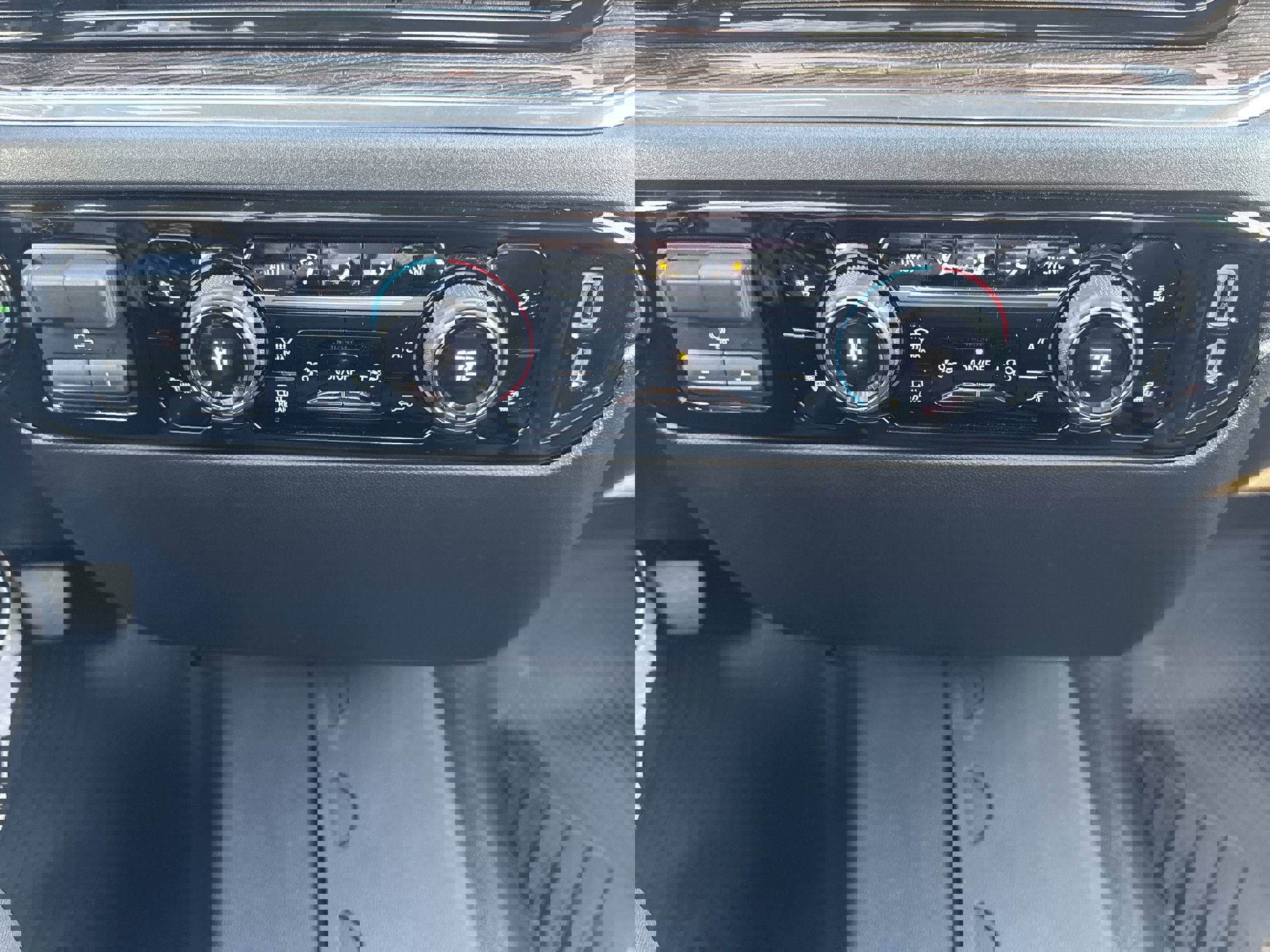 Used 2023 Chevrolet Silverado 1500 RST image 19