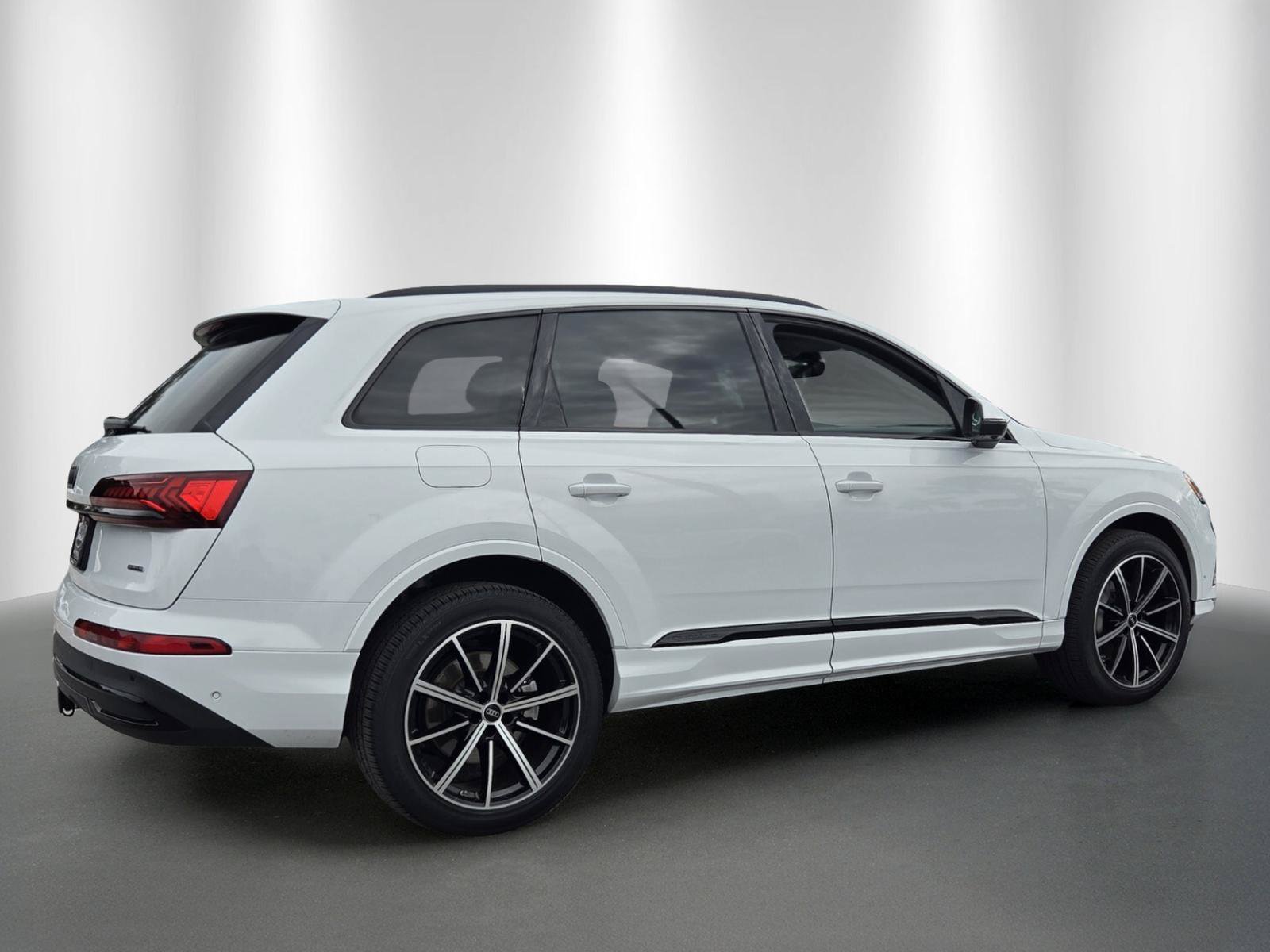 Used 2023 Audi Q7 3.0T Premium Plus AWD/4WD image 7