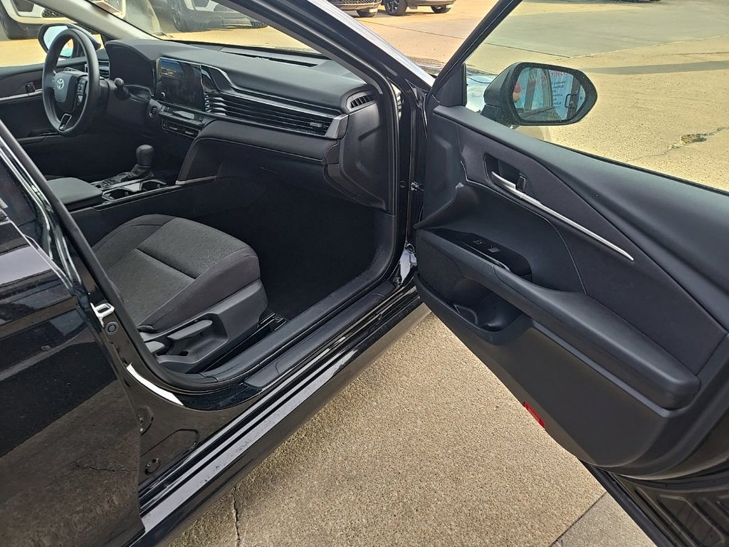 Used 2025 Toyota Camry LE FWD image 21