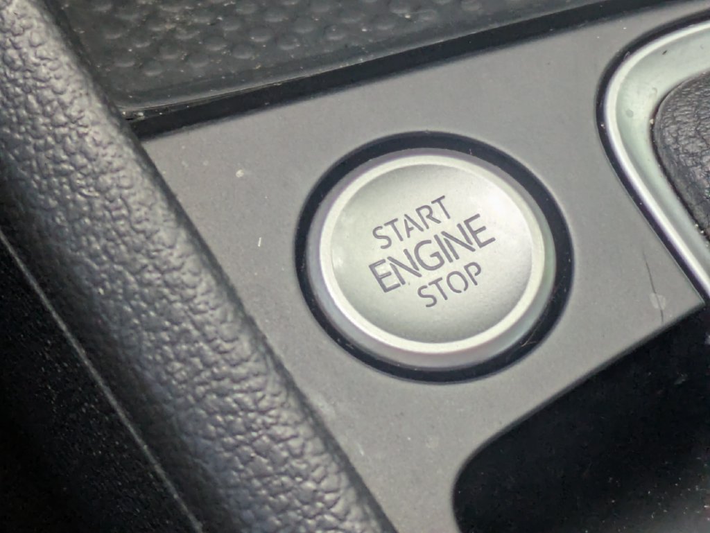 Used 2025 Volkswagen Jetta SE FWD image 35