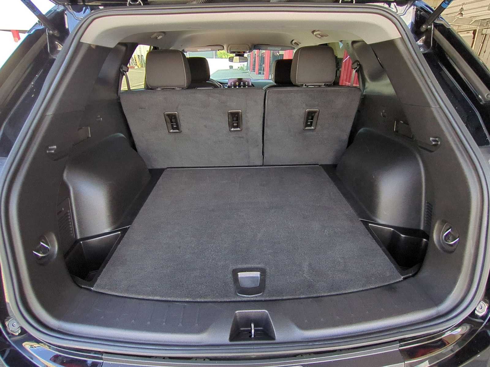 Used 2025 Chevrolet Blazer LT FWD image 25