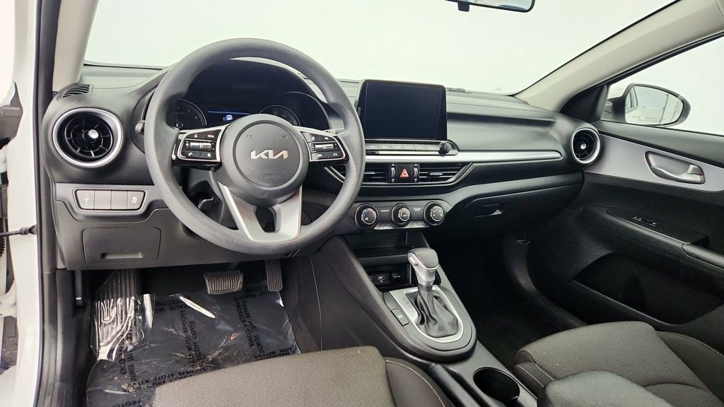 Used 2023 Kia Forte LX image 12