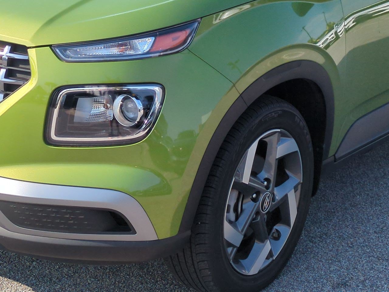 Used 2023 Hyundai Venue SEL FWD image 10