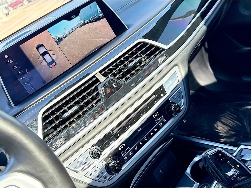 Used 2018 BMW M760i xDrive image 28