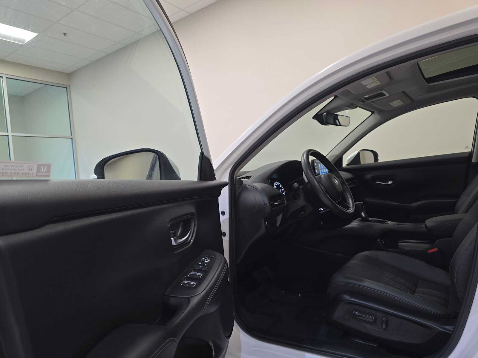 Used 2024 Honda HR-V EX-L image 25